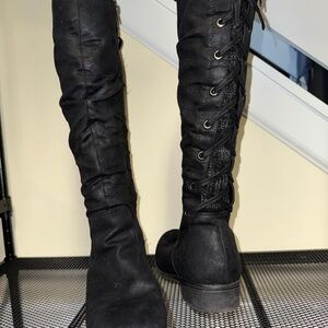 Kohl's Black Lace-Up Boots with Leather Finish